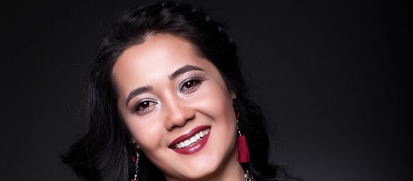 Форма кийген аялдар көйнөк кийсе кандай жарашат - Sputnik Кыргызстан