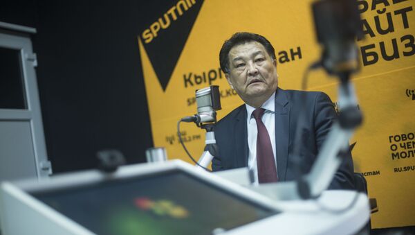 Министр здравоохранения КР Батыралиев Талантбек - Sputnik Кыргызстан