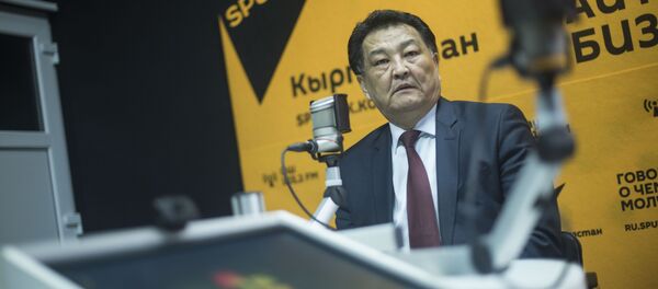 Министр здравоохранения КР Батыралиев Талантбек - Sputnik Кыргызстан