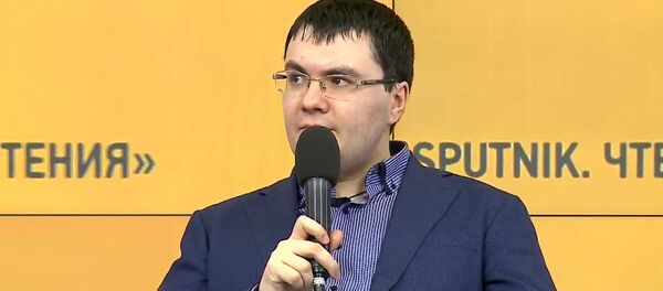 Историк, публицист и общественный деятель Марат Сафаров Историк, публицист и общественный деятель Марат Сафаров - Sputnik Кыргызстан