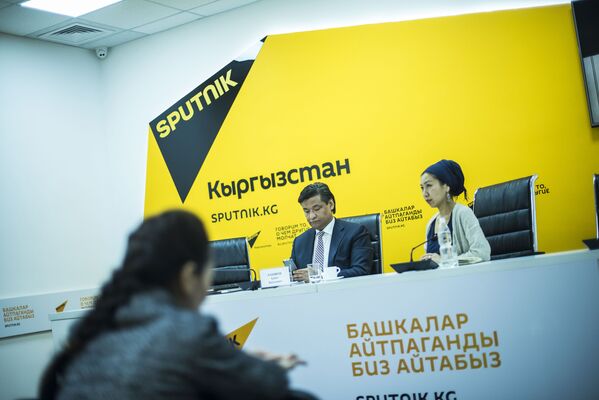 В мультимедийном центре Sputnik Кыргызстан 9 марта состоялась видеоконференция, на которой эксперты обсудили тему итогов заседания межправсовета ЕАЭС в Бишкеке - Sputnik Кыргызстан