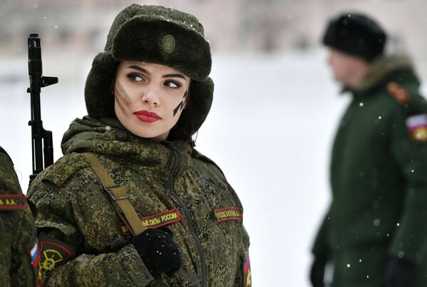 Конкурс красоты Макияж под камуфляж - Sputnik Кыргызстан