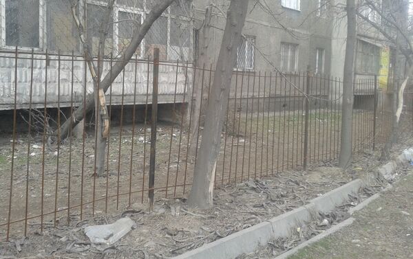 За выброс и сжигание мусора в неположенных местах в Бишкеке нарушителей ждут крупные штрафы, сообщили в пресс-службе мэрии - Sputnik Кыргызстан