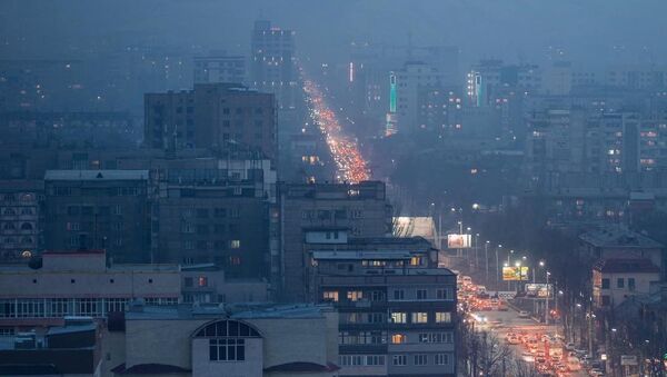 Снимок вечернего Бишкека, фотографа из Самары Арсения Сычова - Sputnik Кыргызстан