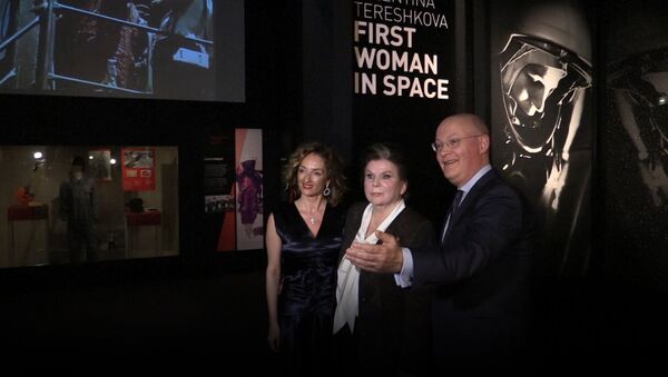 Жизнь первой женщины-космонавта в деталях – выставка в честь Терешковой в Лондоне - Sputnik Кыргызстан