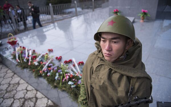 Митинг-реквием в память о советских воинах, пожертвовавших собой в годы Великой Отечественной  в селе Беш-Кунгей - Sputnik Кыргызстан
