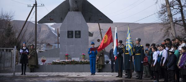 Митинг-реквием в память о советских воинах, пожертвовавших собой в годы Великой Отечественной в селе Беш-Кунгей - Sputnik Кыргызстан
