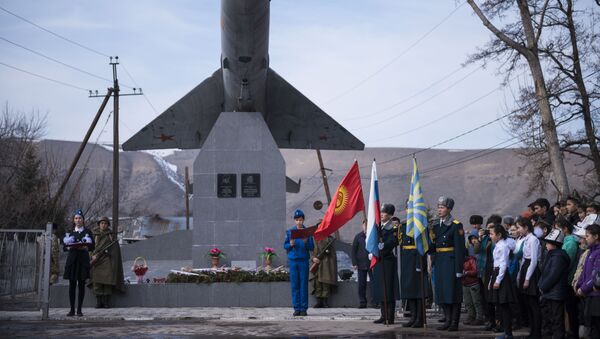 Митинг-реквием в память о советских воинах, пожертвовавших собой в годы Великой Отечественной в селе Беш-Кунгей - Sputnik Кыргызстан