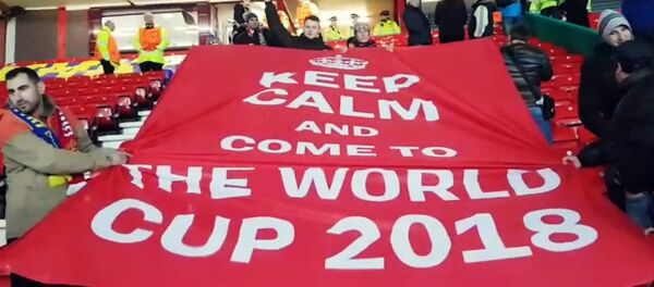 Баннер фанатов ФК Ростов в Манчестере Баннер фанатов ФК Ростов в Манчестере - Sputnik Кыргызстан