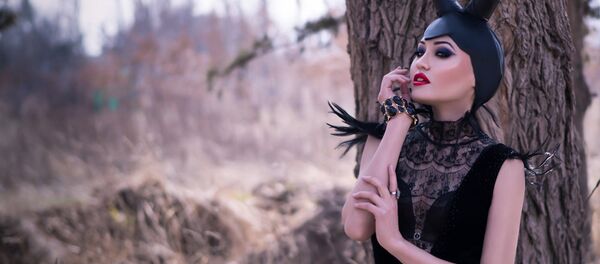 Кыргызстанская актриса, модель, телеведущая Дина Джейкоб - Sputnik Кыргызстан