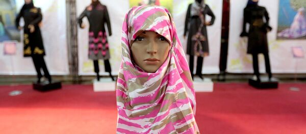 Хиджаб на манекене на выставке исламской моды. Архивное фото - Sputnik Кыргызстан