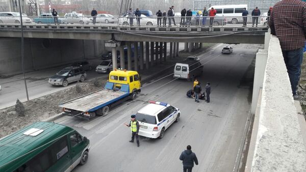 Попытка суицида на мосту по улице Шабдан Батыра - Sputnik Кыргызстан