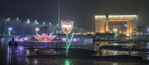 Оформление площади Ала-Тоо к празднованию Нооруза - Sputnik Кыргызстан