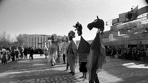 Фотофакт: самое первое празднование Нооруза в Кыргызстане - Sputnik Кыргызстан