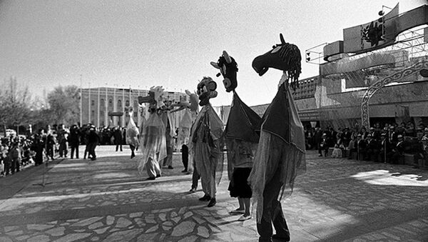 Фотофакт: самое первое празднование Нооруза в Кыргызстане - Sputnik Кыргызстан