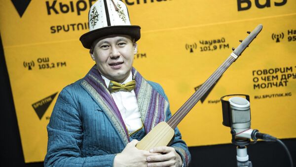 Комузист Асылбек Насирдинов - Sputnik Кыргызстан