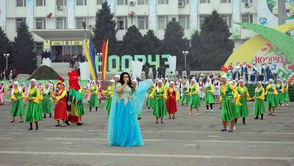 Празднование Нооруза на центральной площади Оша - Sputnik Кыргызстан