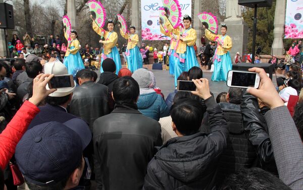 Также была представлена концертная программа творческих коллективов, сообщила пресс-служба Министерства иностранных дел КР. - Sputnik Кыргызстан