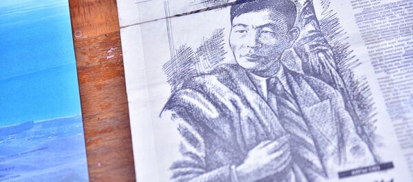 Кыргыз поэзиясынын классиги, улуу акын Алыкул Осмоновдун портрети. Архив Кыргыз поэзиясынын классиги, улуу акын Алыкул Осмоновдун портрети. Архив - Sputnik Кыргызстан