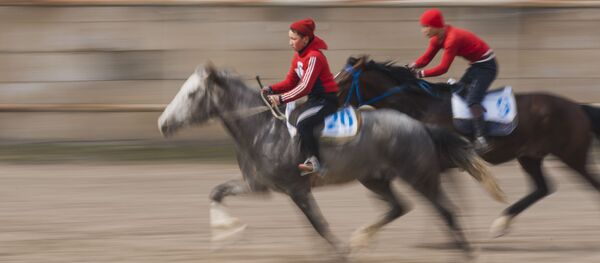 Конные игры на ипподроме ко дню Нооруза в Бишкеке - Sputnik Кыргызстан