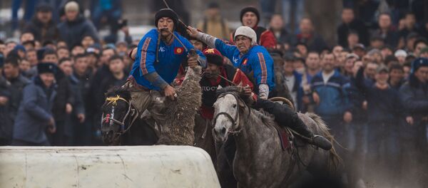 Финальные соревнования по кок бору ко дню Нооруза на ипподроме в Бишкеке - Sputnik Кыргызстан