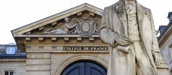 Один из самых престижных французских университетов Коллеж де Франс в Париже - Sputnik Кыргызстан