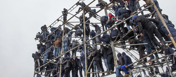 Зрители на ипподроме во время Нооруза в Бишкеке - Sputnik Кыргызстан