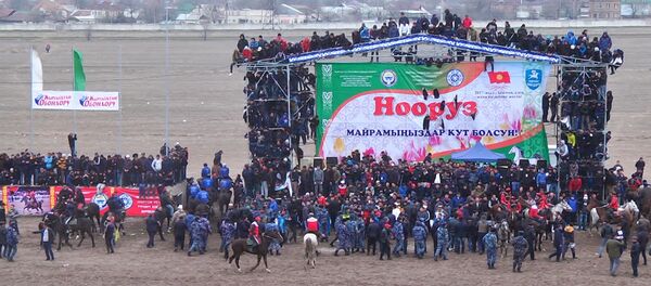 Зрители на ипподроме во время Нооруза в Бишкеке - Sputnik Кыргызстан
