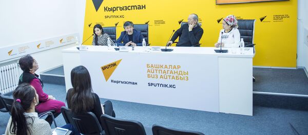 Пресс-конференция на тему Фильм Кентавр — о современном герое кыргызского народа Пресс-конференция на тему Фильм Кентавр — о современном герое кыргызского народа - Sputnik Кыргызстан