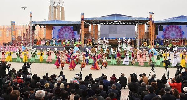 Масштабное празднование Наурыза (Нооруз) прошло в городе Туркестане, которому в этом году выпала честь быть культурной столицей тюркского мира - Sputnik Кыргызстан