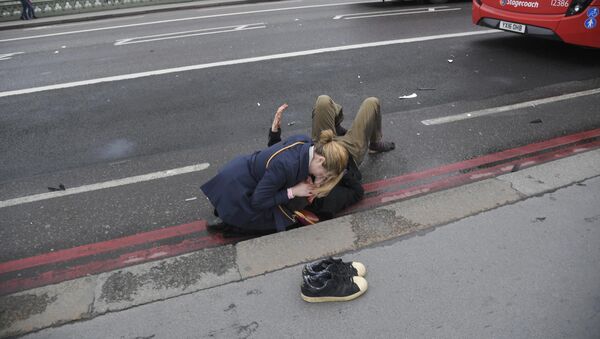 Атака на людей на Вестминстерском мосту в Лондоне - Sputnik Кыргызстан