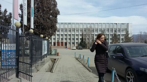 Вид на здание администрации в городе Таласе  - Sputnik Кыргызстан