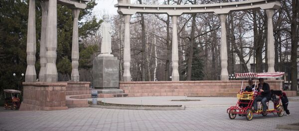 Весна в Бишкеке Весна в Бишкеке - Sputnik Кыргызстан