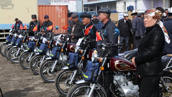 Вручение мотоциклов ветеринарному сервису Ошской области - Sputnik Кыргызстан