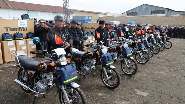 Ветеринары Ошской области на вручении мотоциклов - Sputnik Кыргызстан
