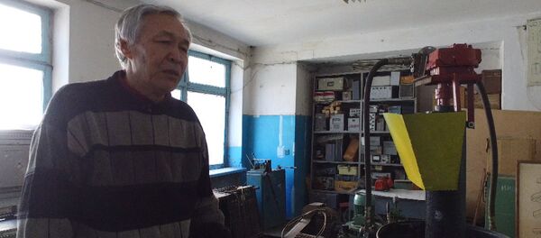 Көмүрдүн табын 50 пайызга күчөткөн жабдуу. Арстанбек Асановдун ойлоп табуулары - Sputnik Кыргызстан