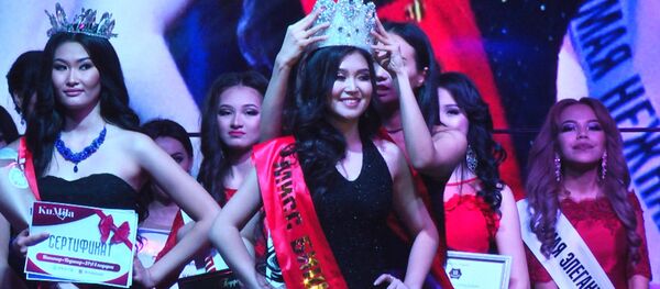 Сулуулук сынагы. 17 жаштагы студент Бишкектин сулуусу аталды Сулуулук сынагы. 17 жаштагы студент Бишкектин сулуусу аталды - Sputnik Кыргызстан