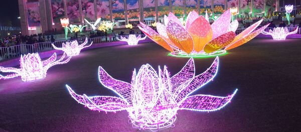 Праздничное оформление центральной площади Ала-Тоо Праздничное оформление центральной площади Ала-Тоо - Sputnik Кыргызстан