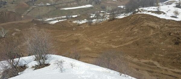 Сход оползня в селе Ничке-Сай Узгенского района - Sputnik Кыргызстан