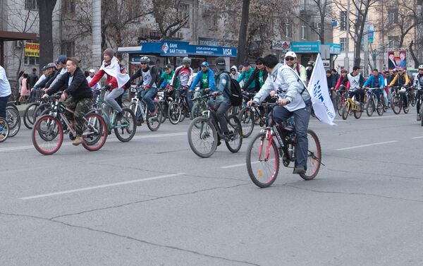 Около 1 500 велосипедистов открыли велосезон в Бишкеке - Sputnik Кыргызстан