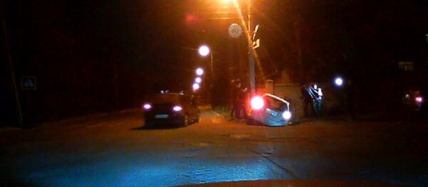 НТС телеканалынын журналисттеринин кырсыктаганы видеого тартылып калган - Sputnik Кыргызстан