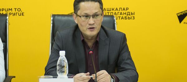 Представитель общественного совета Министерства здравоохранения Айбар Султангазиев Представитель общественного совета Министерства здравоохранения Айбар Султангазиев - Sputnik Кыргызстан