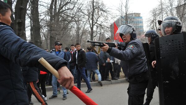 Разгон митингующих в Бишкеке. Архивное фото - Sputnik Кыргызстан