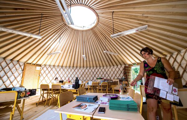 Юрта для учеников начальных классов во Франции - Sputnik Кыргызстан