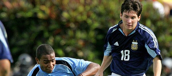 Футболист ФК Барселона, аргентинец Лионель Месси, 2005-год. Архивное фото - Sputnik Кыргызстан