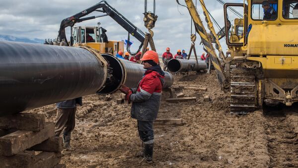 Строительство газопровода. Архивное фото - Sputnik Кыргызстан