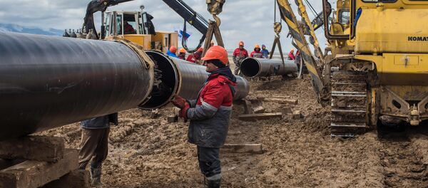 Строительство магистрального газопровода Бухарский газоносный район —Ташкент — Бишкек — Алматы - Sputnik Кыргызстан