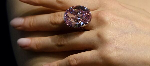 Аукцион Sotheby's в Гонконге Аукцион Sotheby's в Гонконге - Sputnik Кыргызстан