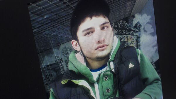 Подозреваемый, который, по оперативным данным, устроил взрыв в петербургском метро (Фотография из аккаунта сети Вконтанте Акбаржона Джалилова 1995 года рождения). - Sputnik Кыргызстан