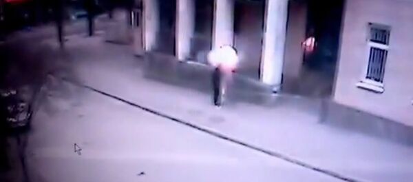 Взрыв у школы в Ростове-на-Дону сняла камера видеонаблюдения - Sputnik Кыргызстан